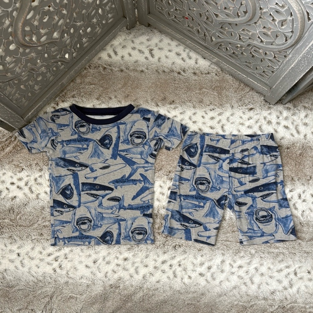 Carter’s matching set boys size 6 beach pool party shark pajamas loungewear